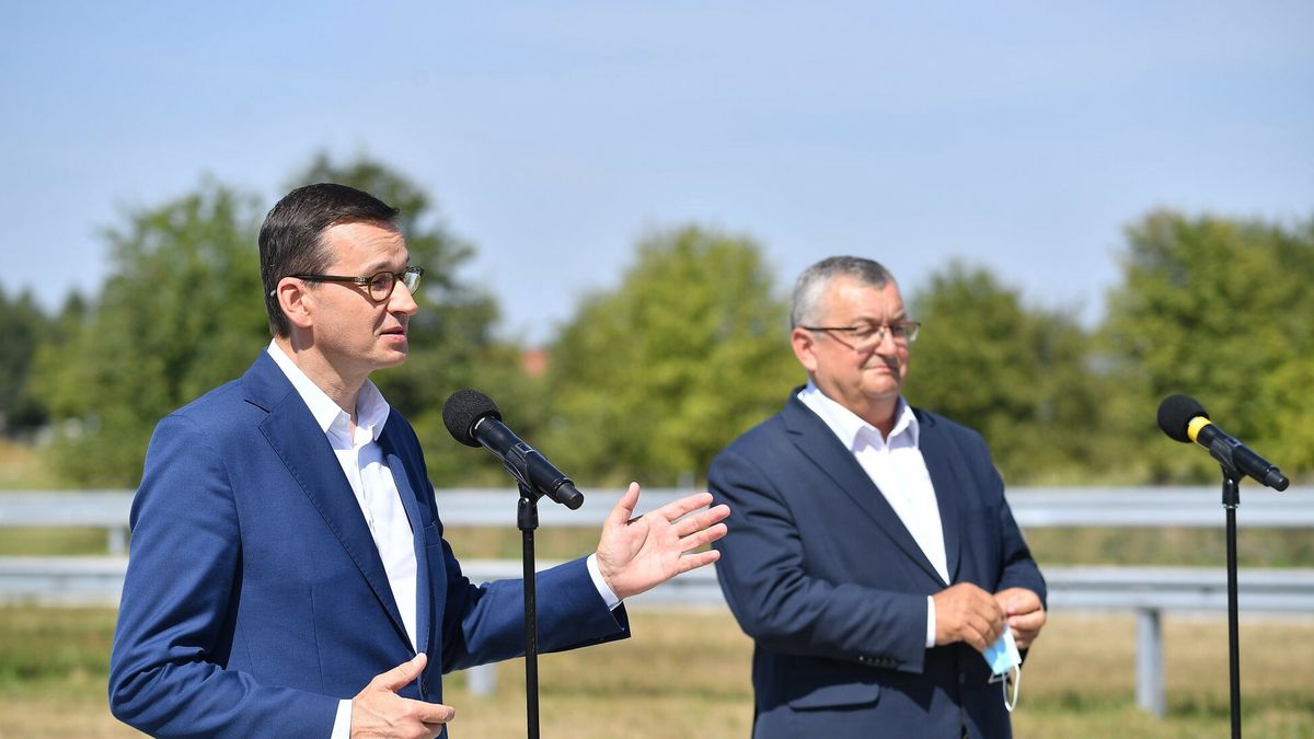 Autostradę A1 otwierali premier Mateusz Morawiecki i minister infrastruktury Andrzej Adamczyk. Zdjęcie archiwalne