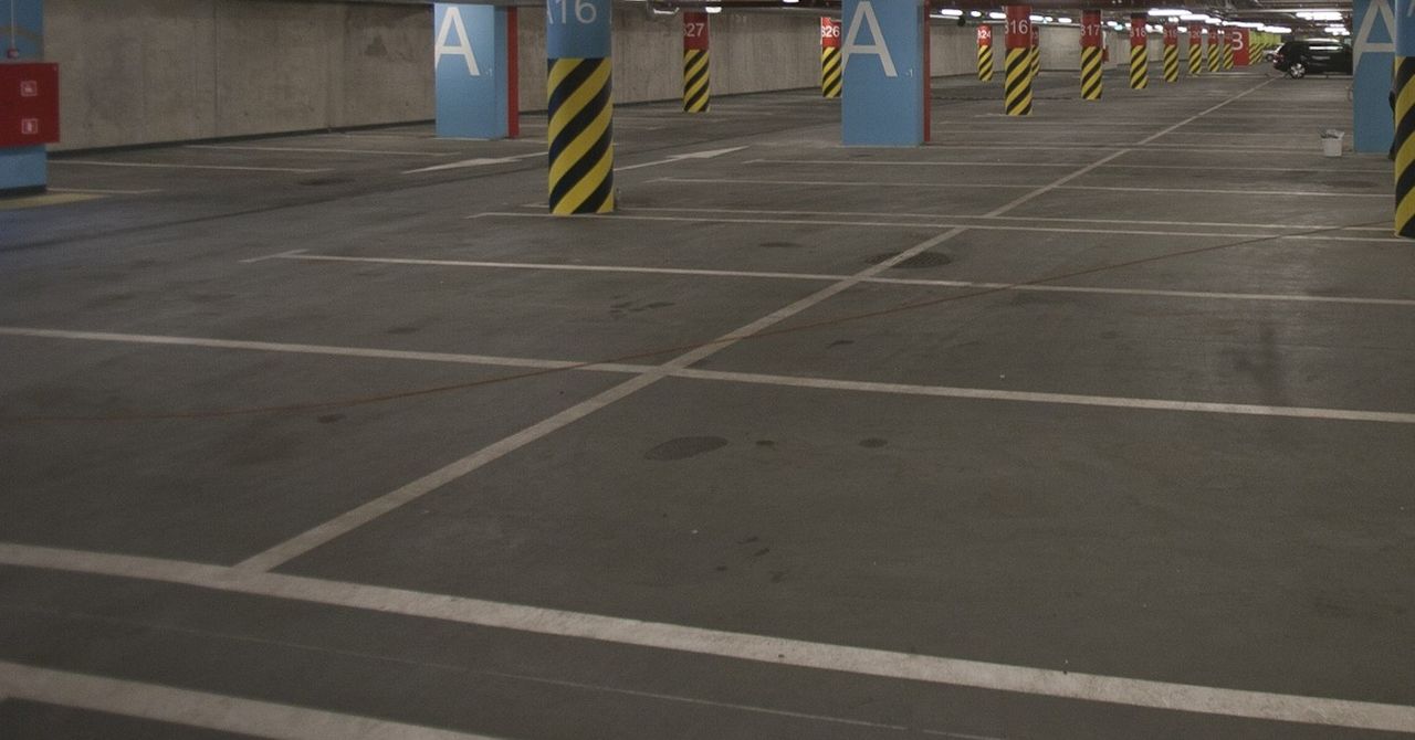 Legnica: Parking, który może uratować życie. Nowa miejska inwestycja połączy funkcję schronu i garażu