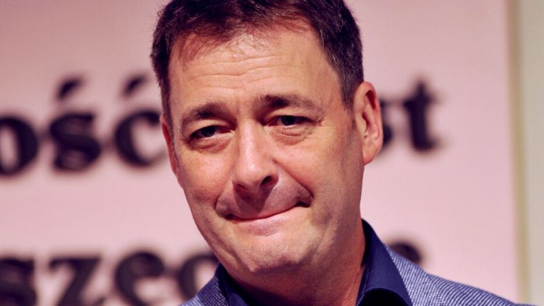 Jacek Rozenek wspomina byłe żony na kanapie śniadaniówki