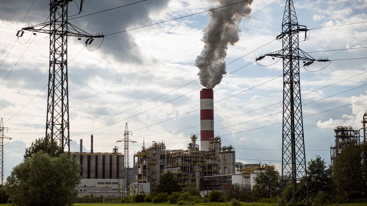 PLOCK, MAZOWIECKIE, POLAND - 2022/06/15: A general view of the PKN Orlen refinery (Polish Oil Company "Orlen") in Plock. (Photo by Attila Husejnow/SOPA Images/LightRocket via Getty Images)