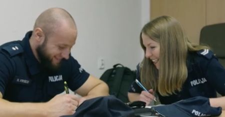 Rzucił służbę w wojsku. I trafił do policji. Wygadał się koleżance