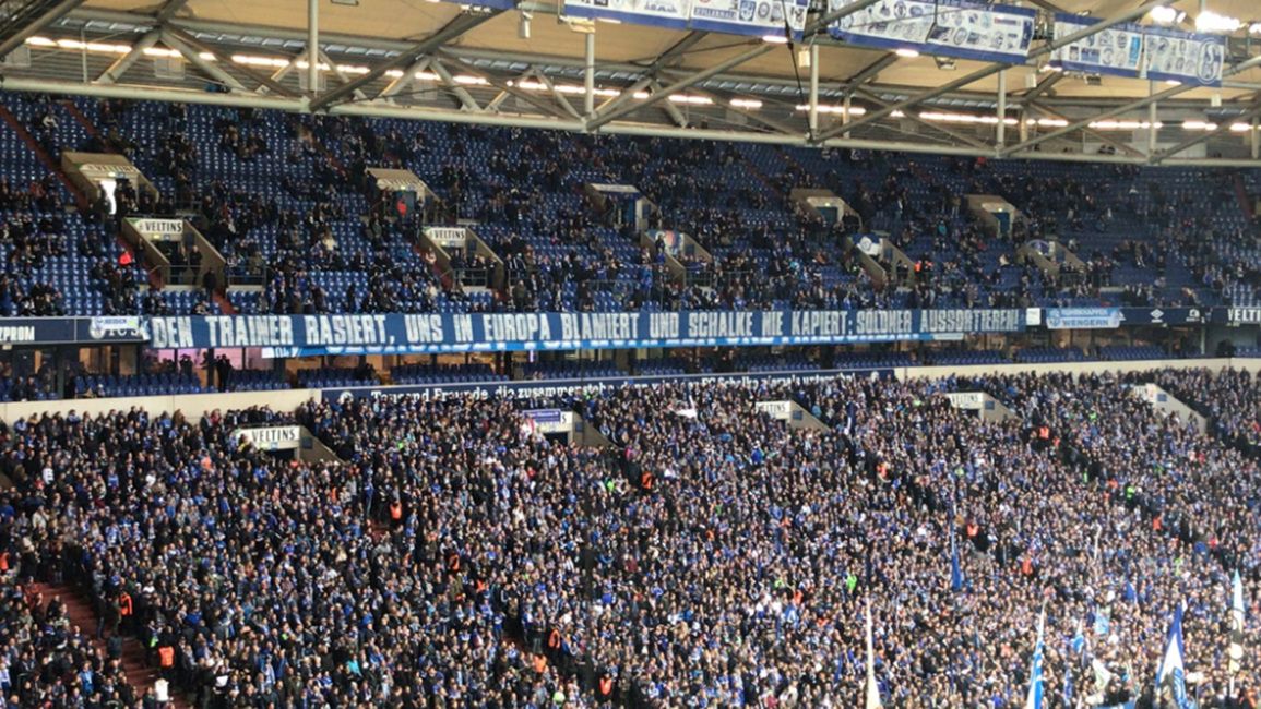 transparent kibiców Schalke podczas meczu z RB Lipsk