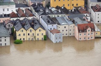Niemcy zmagają się z powodzią. Zalane drogi i autostrady