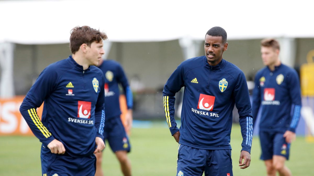 PAP/EPA / Na zdjęciu: Alexander Isak (z prawej)