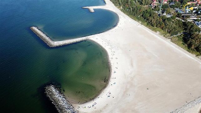 Jarosławiec ma sztuczną plażę. Zdjęcia z lotu ptaka ...