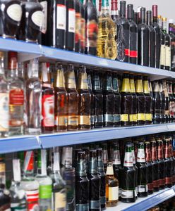 Słynny producent alkoholu będzie ciął koszty. Jest zadłużony po uszy