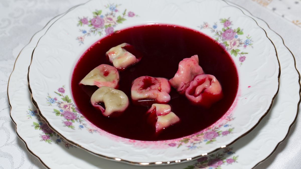 Jak pozbyć się plam z czerwonego barszczu? 