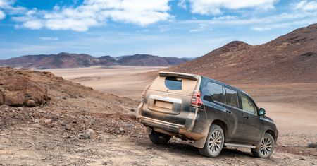 Nowa Toyota Land Cruiser w Namibii. Ponad 700 km bezdroży, pyłu i błota [część 1]