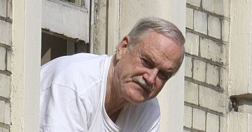 Rzucił laskę młodszą o 36 lat!