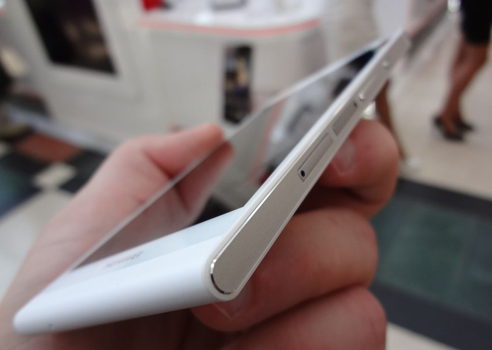 Huawei Ascend P6, czyli najcieńszy smartfon świata prezentuje się świetnie [pierwsze wrażenia] 3