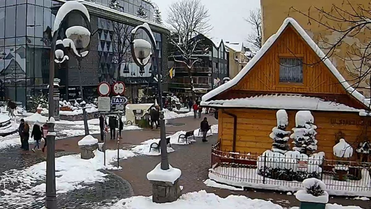 Była 13:50. Taki widok na Krupówkach