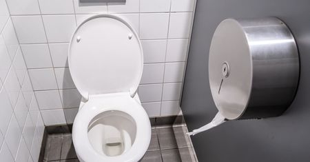 Ewakuacja klientów i pracowników galerii handlowej w Lublinie. Ktoś podpalił papier w toalecie