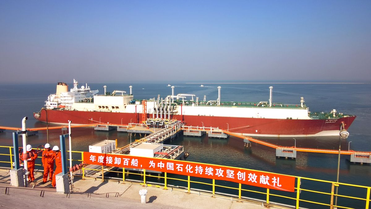 Sinopec LNG Terminal In Tianjin
TIANJIN, CHINA - NOVEMBER 10: (EDITOR'S NOTE: Photo taken with a Huawei P40.) The liquefied natural gas (LNG) cargo ship 'Al Mafyar' is berthed at a liquefied natural gas (LNG) terminal operated by China Petrochemical Corporation (Sinopec Group) on November 10, 2020 in Tianjin, China. (Photo by VCG/VCG via Getty Images)
VCG
china