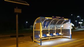 PKO Ekstraklasa. Oryginalny pomysł w Płocku. Przystanki autobusowe w kształcie... bramek (zdjęcia)