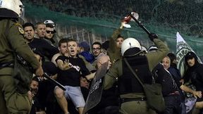 Brutalne sceny na meczu LE w Atenach. Policjanci kontra kibice z Belgii