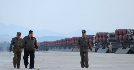Korea Płn. przeprowadziła test potężnych rakiet. Przed Trumpem w Seulu