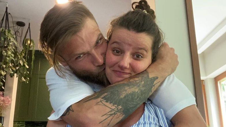 Zofia Zborowska śmieje się ze zdjęcia teściowej