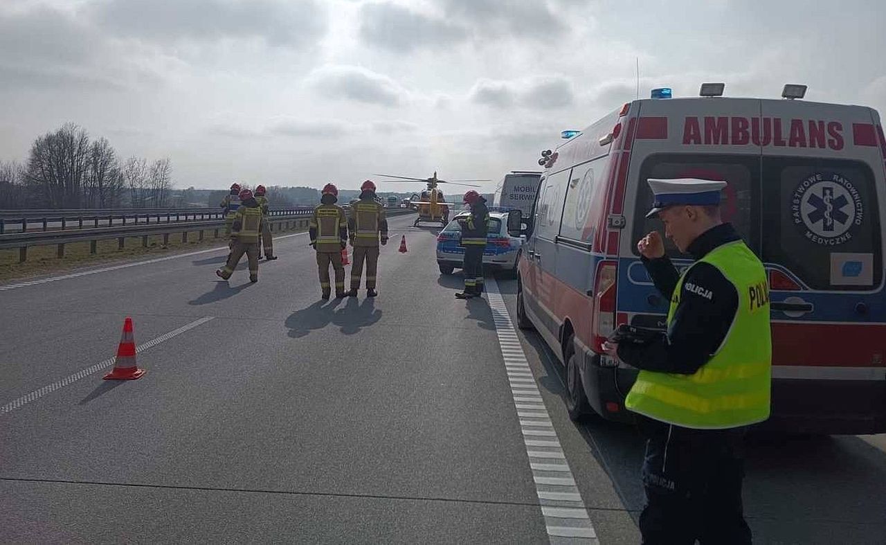 Groźny wypadek na A1. W akcji śmigłowiec LPR