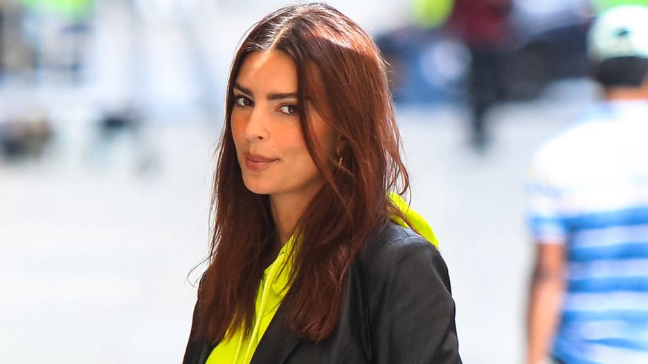 Emily Ratajkowski pozuje nago w ciąży. "Czuję się jak Kubuś Puchatek"