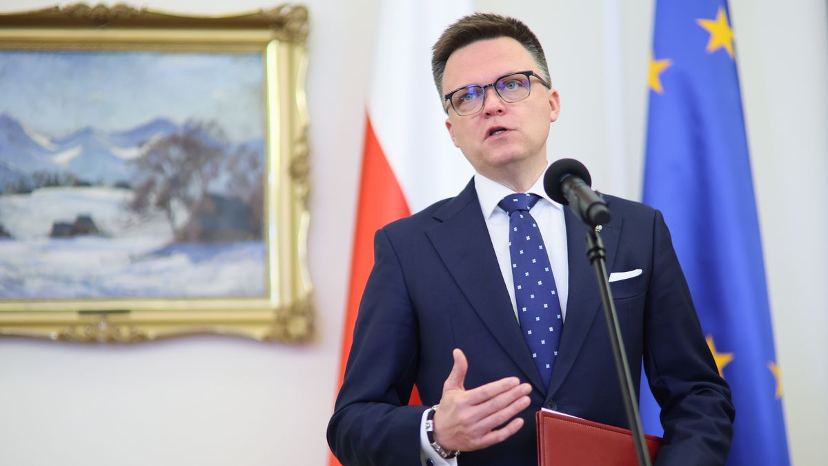 Szymon Ho�ownia
Warszawa, 23.04.2025. Wybory Prezydenta RP 2025 - kampania. Kandydat Trzeciej Drogi, marsza�ek Sejmu Szymon Ho�ownia podczas wypowiedzi dla medi�w przed spotkaniem z prezydentem Andrzejem Dud� w Sejmie w Warszawie, 23 bm. (jm) PAP/Leszek Szyma�ski
Leszek Szyma�ski
kampania, polityk, polityka, prasowy, prezydencka, sejm, wybory, g�ow� pa�stwa, kandydat, medialna, na prezydenta, wybrocza