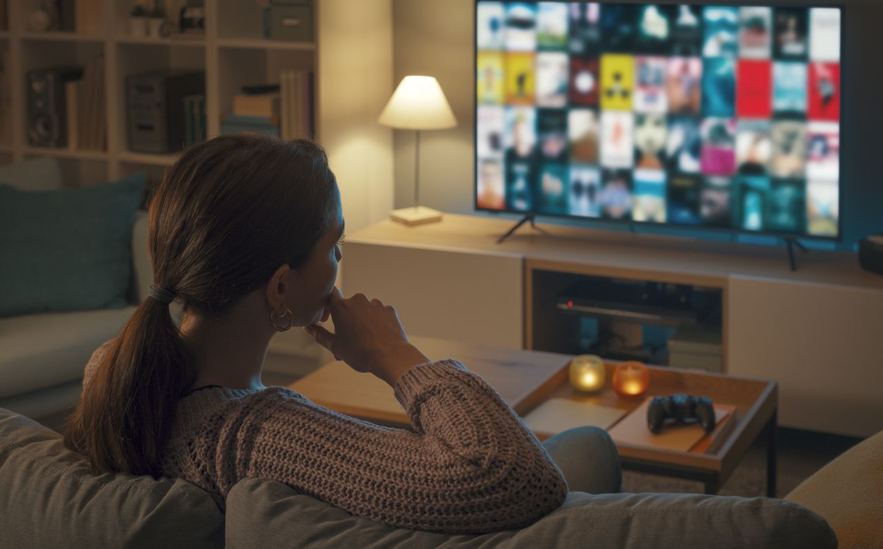 Era fuzji gigantów streamingowych i zamykania kanałów telewizyjnych
