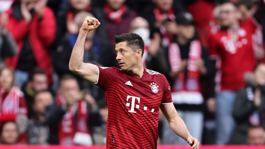 Zdjęcie okładkowe artykułu: Getty Images / Simon Hofmann/Bundesliga/Bundesliga Collection / Na zdjęciu: Robert Lewandowski