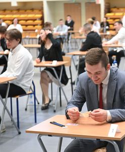 Matura 2025. Matematyka rozszerzona - jak wygląda egzamin? Co można mieć ze sobą, przecieki, co było i co może być