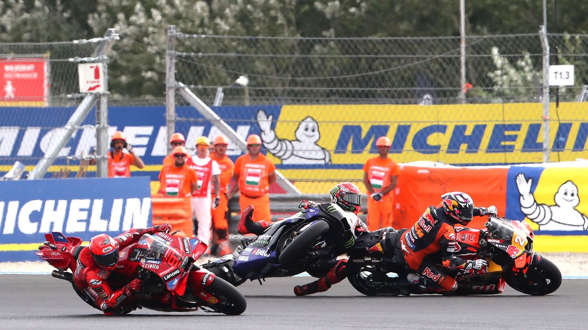Getty Images / Gold & Goose Photography / Na zdjęciu: sytuacja zaraz po starcie sprintu MotoGP