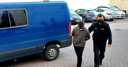 Warszawa. Policyjny pościg za 18-latkiem. "Prawdopodobnie był pod wpływem narkotyków"