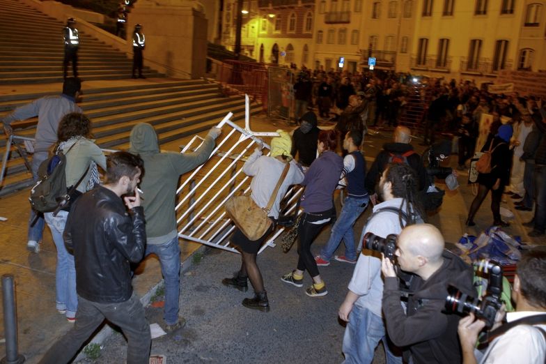 Kryzys w Portugalii. Ostre protesty przeciw cięciom