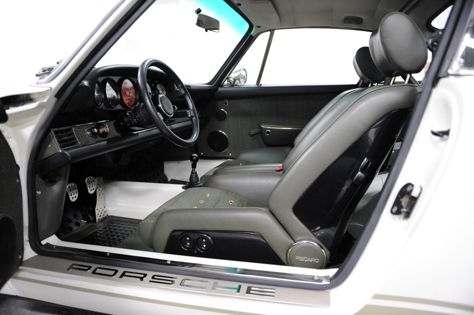 Singer Aria Cosworth Porsche 911