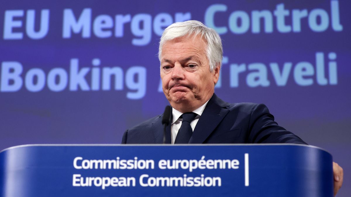 EU's interim Competition Commissioner Didier Reynders gives a press conference on the Booking / eTraveli merger case in Brussels, Belgium, 25 September 2023. The European Commission has appointed Justice Commissioner Didier Reynders as the EU's competition chief, as incumbent commissioner Margrethe Vestager is set to run for the presidency of the European Investment Bank (EIB). EPA/OLIVIER HOSLET Dostawca: PAP/EPA.