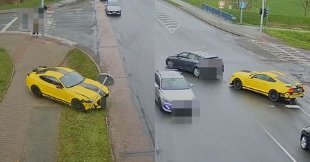 Urodzinowa przejażdżka pod wpływem i bez prawka. Zaskakujące tło słynnego filmu z Mustangiem