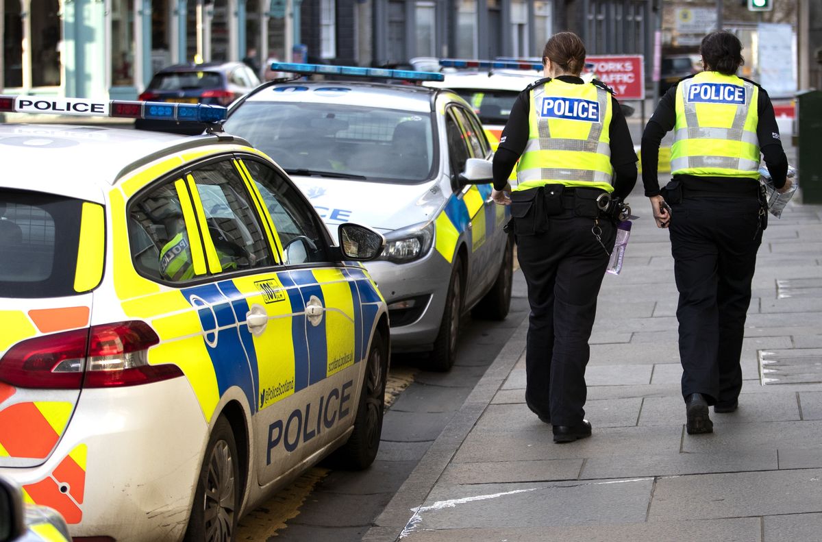 Angielska policja poszukuje gwałciciela. Zdjęcie ilustracyjne 