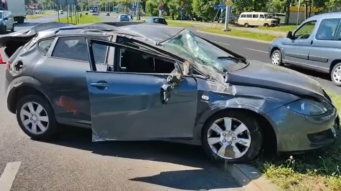 Dachowanie seata na ul. Armii Krajowej w Lublinie
