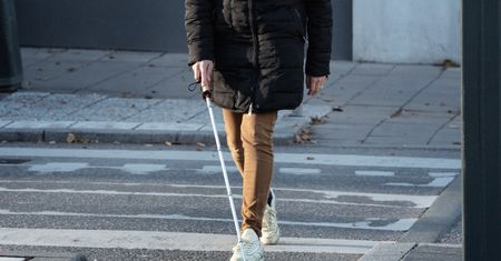Mężczyzna spadł z mostu w Trzebiatowie. Prawdopodobnie był niewidomy