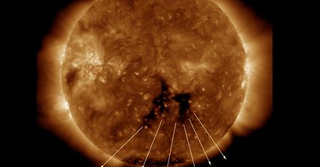 Burza geomagnetyczna w ciągu najbliższych dwóch dni - nie ma się czego obawiać