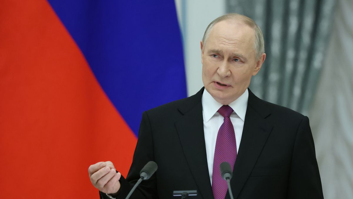 MOSCOW, RUSSIA - NOVEMBER 04: (RUSSIA OUT) Russian President Vladimir Putin speaks during an award ceremony at the Kremlin on November 4, 2025 in Moscow, Russia. Russian President Vladimir Putin took part in several events marking National Unity Day. (Photo by Contributor/Getty Images)