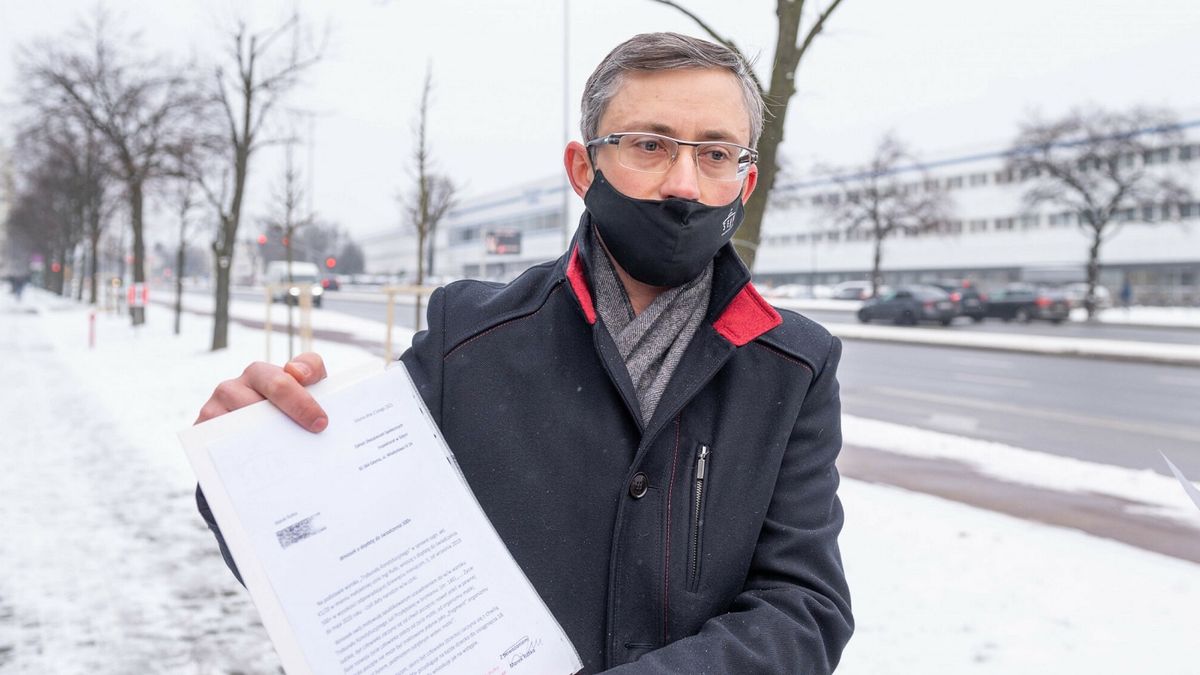 Poseł Marek Rutka domaga się dodatkowego 500+. Pokazał wzór pisma