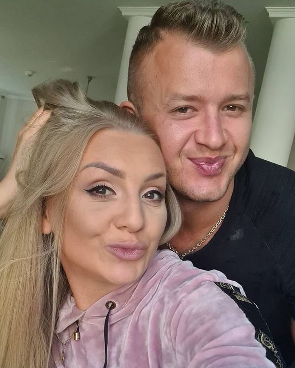Dawid Narożny z partnerką