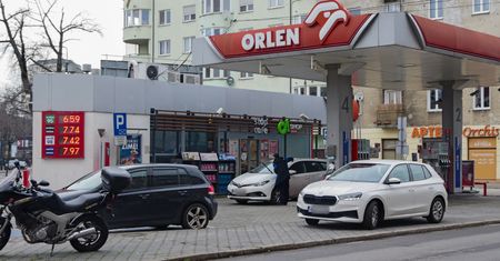 Na jednej ulicy prywatna stacja i Orlenu. Różnica wprawia w osłupienie