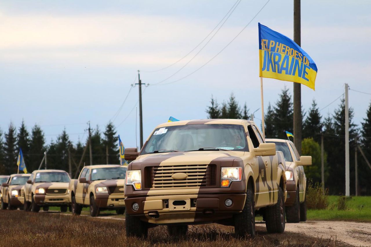 Ukraińska diaspora w USA wsparła żołnierzy. Wyśle im 100 pickupów