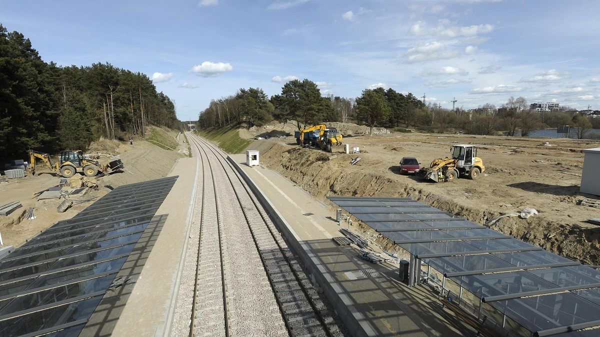 Do Centralnego Portu Komunikacyjnego pasażerowie muszą jakoś dojechać. Stąd potrzeba budowy nowych linii kolejowych.