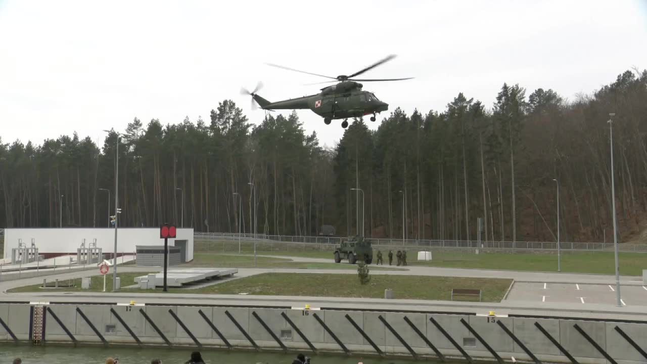 Myśliwce, helikoptery, okręty wojenne i 2,5 tysiąca żołnierzy. Manewry na Mierzei Wiślanej