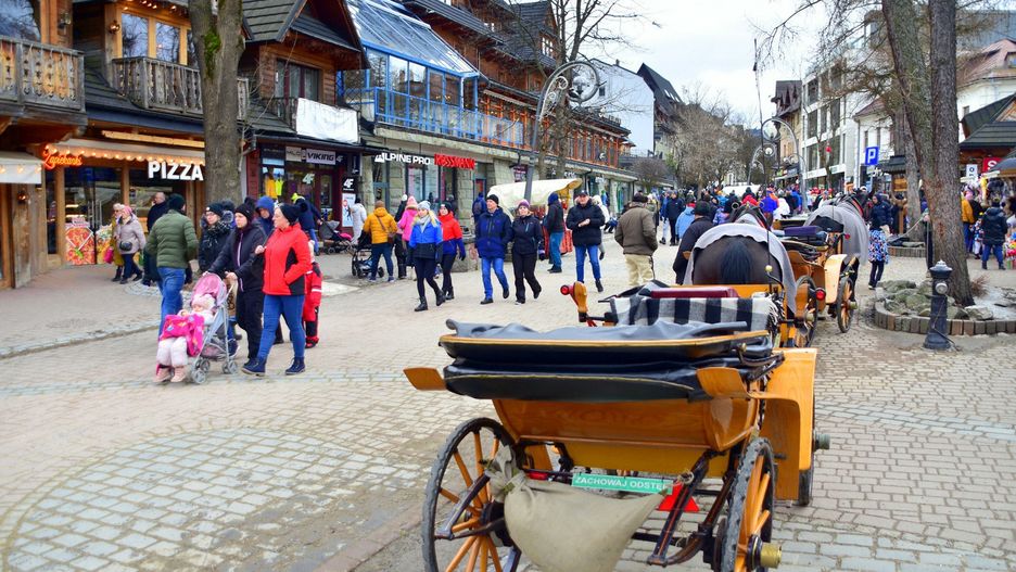 Zakopane Albin Marciniak
Fot. Albin Marciniak/East News, Zakopane, 07.02.2024. Ferie w Zakopanem.  Tloczno na Krupowkach.
Albin Marciniak