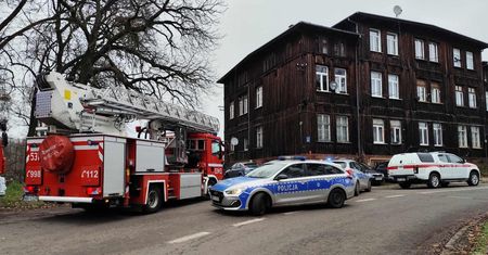 Ostróda: Pożar mieszkania na ul. Garnizonowej. Ewakuowano mieszkańców