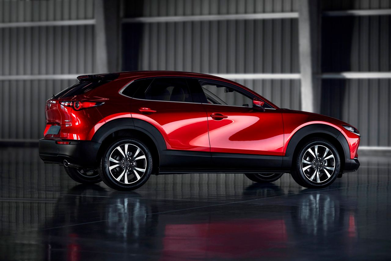 Nowa Mazda CX-30 to SUV bazujący na rozwiązaniach modelu 3, a plasujący się pomiędzy CX-3 a CX-5