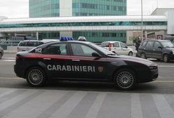Napadli na bank w strojach pilotów i karnawałowych maskach