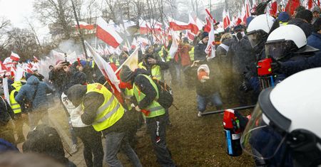 Policja reaguje ws. protestu przed Sejmem. Jest komunikat