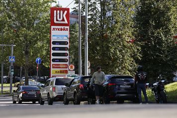 Znów potężny problem z paliwami na Krymie. Godzinne kolejki